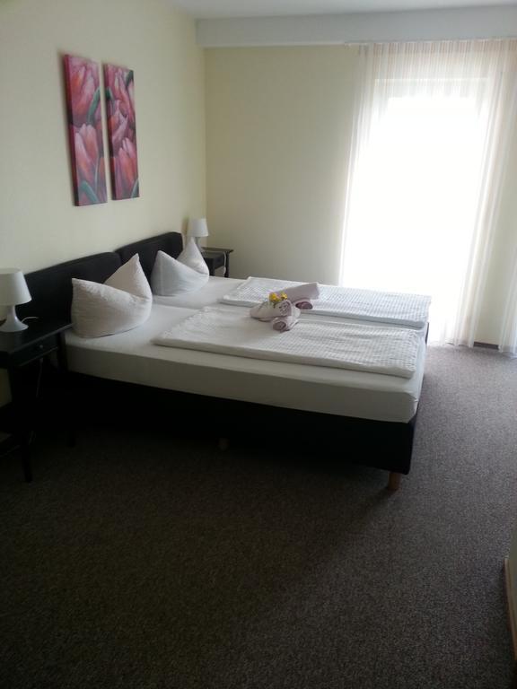 Hotel Gasthof Am Waldeck Oberthulba Room photo