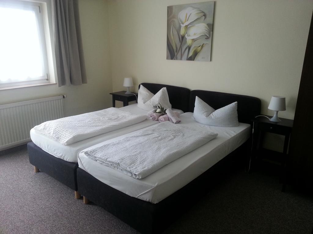 Hotel Gasthof Am Waldeck Oberthulba Room photo